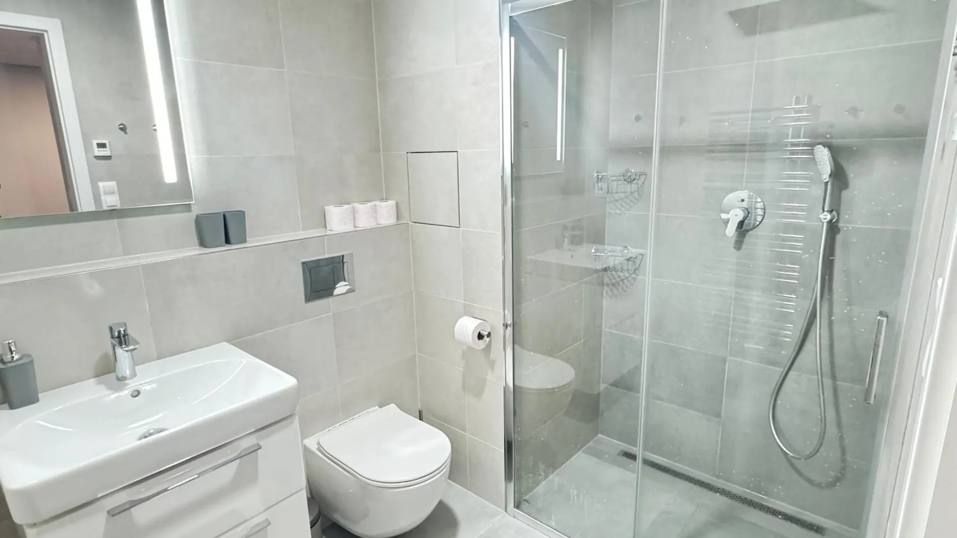 Free Parking - Cozy Apartment Near Vysehrad Railway Bridge Praag