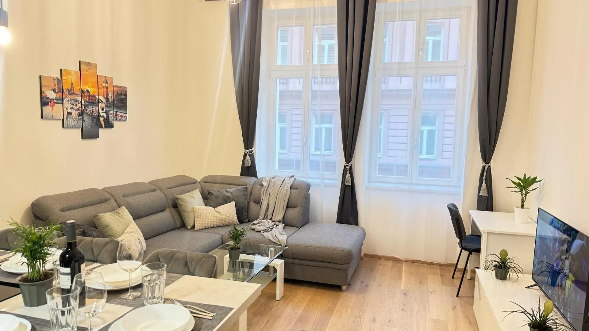 Free Parking - Cozy Apartment Near Vysehrad Railway Bridge Praag