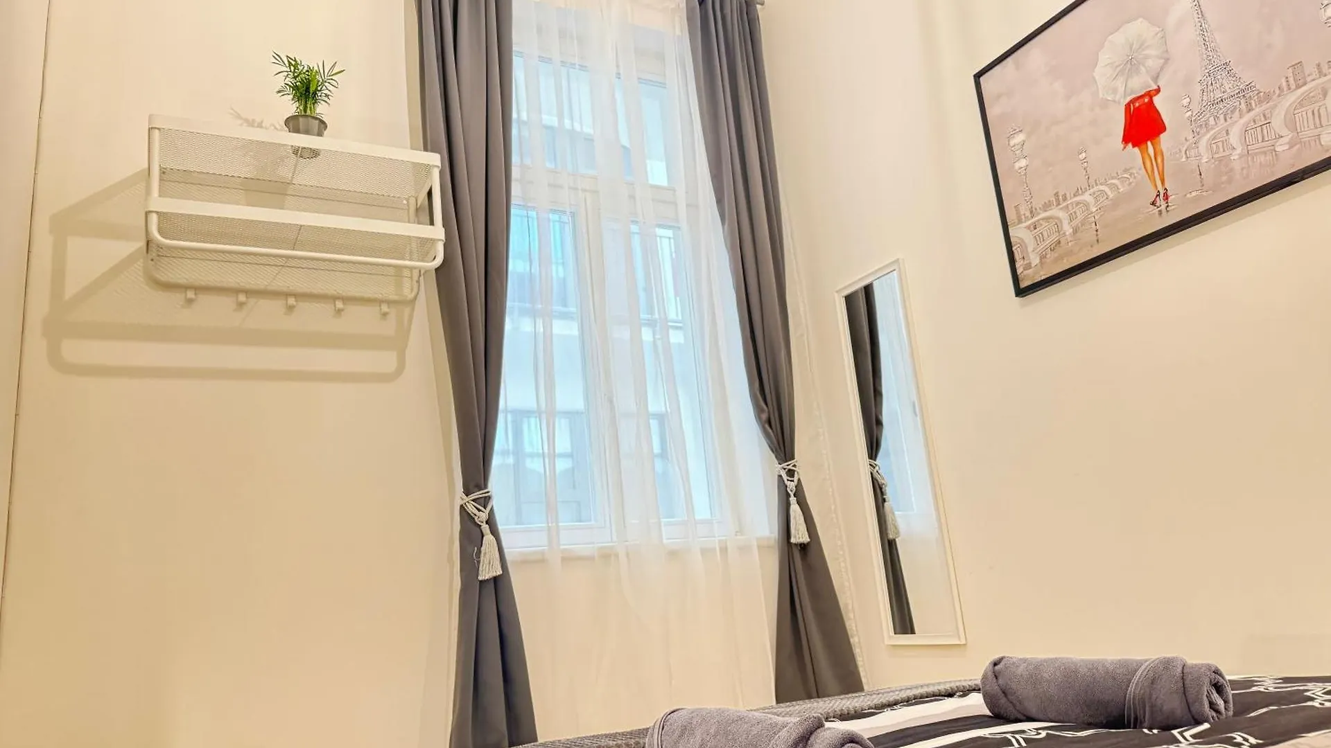 Free Parking - Cozy Apartment Near Vysehrad Railway Bridge Praag 0*,  Tsjechië