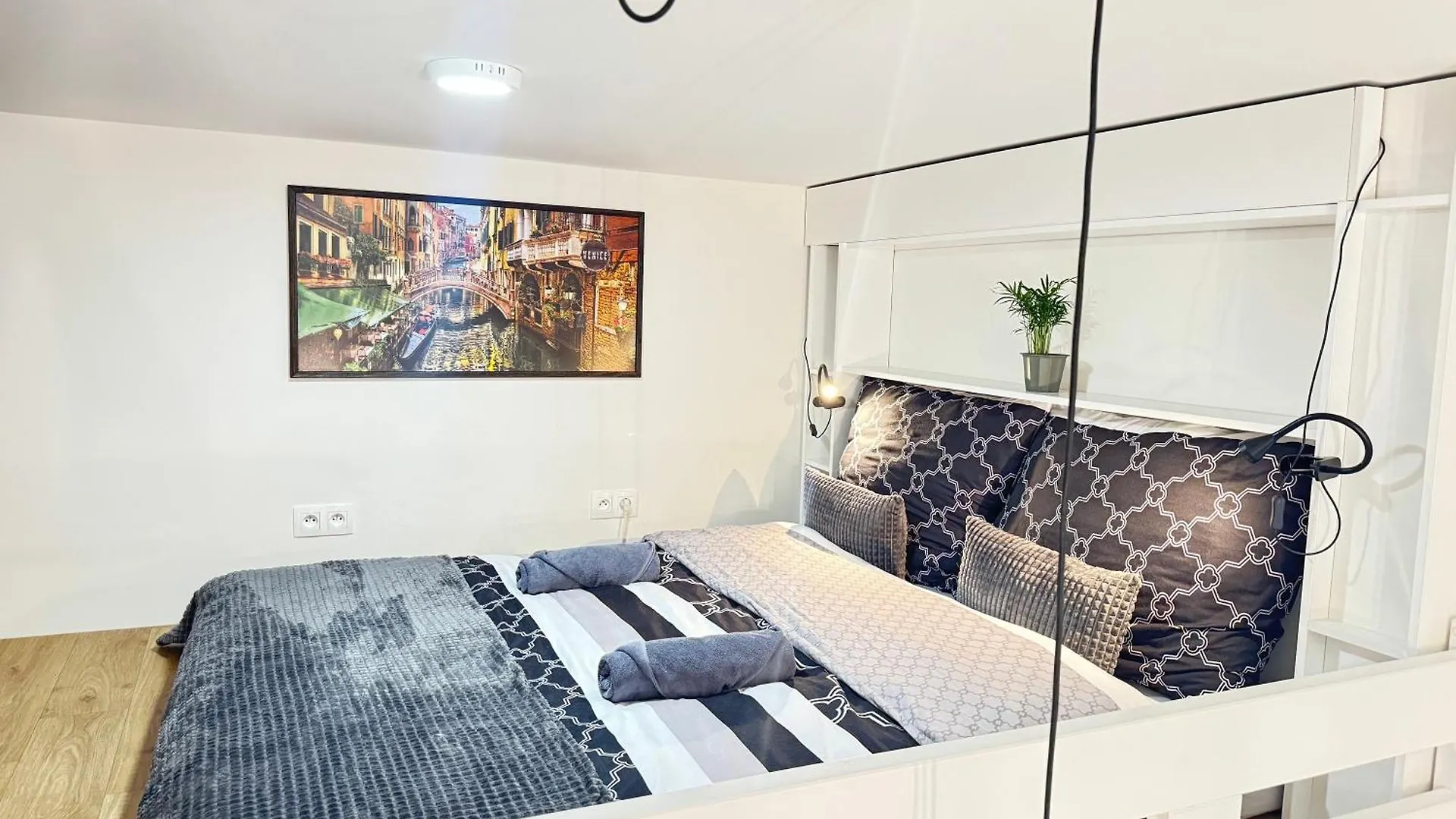 Free Parking - Cozy Apartment Near Vysehrad Railway Bridge Praga 0*,