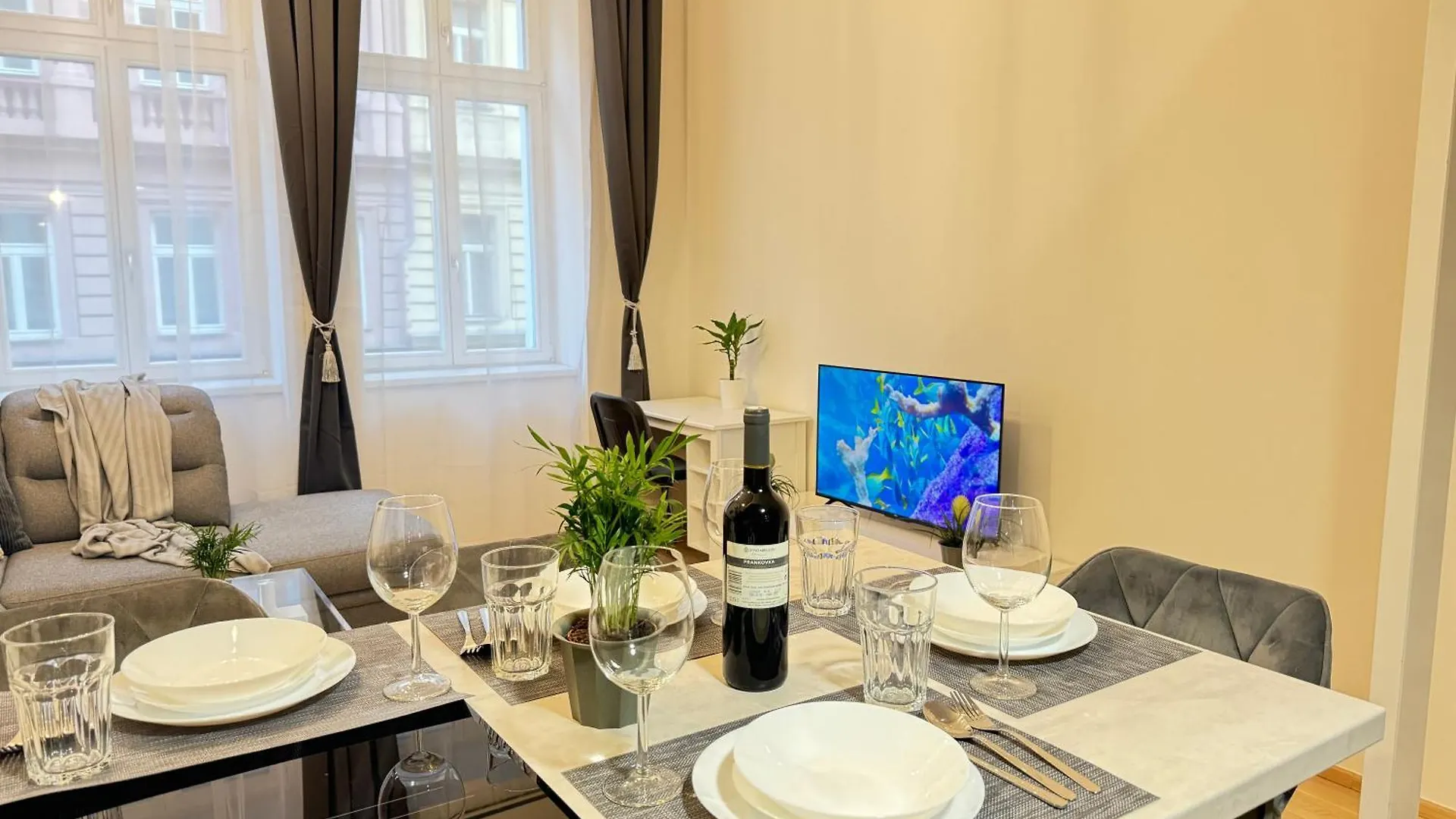 Free Parking - Cozy Apartment Near Vysehrad Railway Bridge Praga 0*,