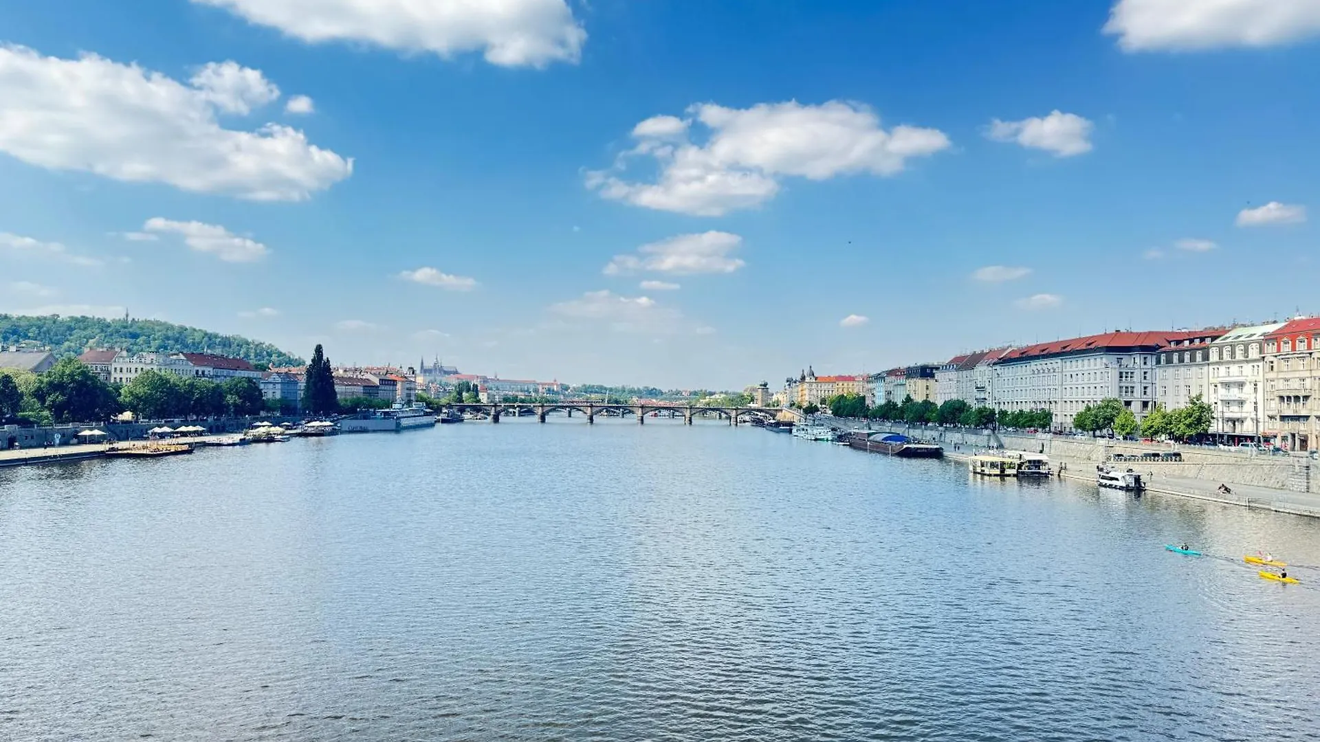 Free Parking - Cozy Apartment Near Vysehrad Railway Bridge Praga