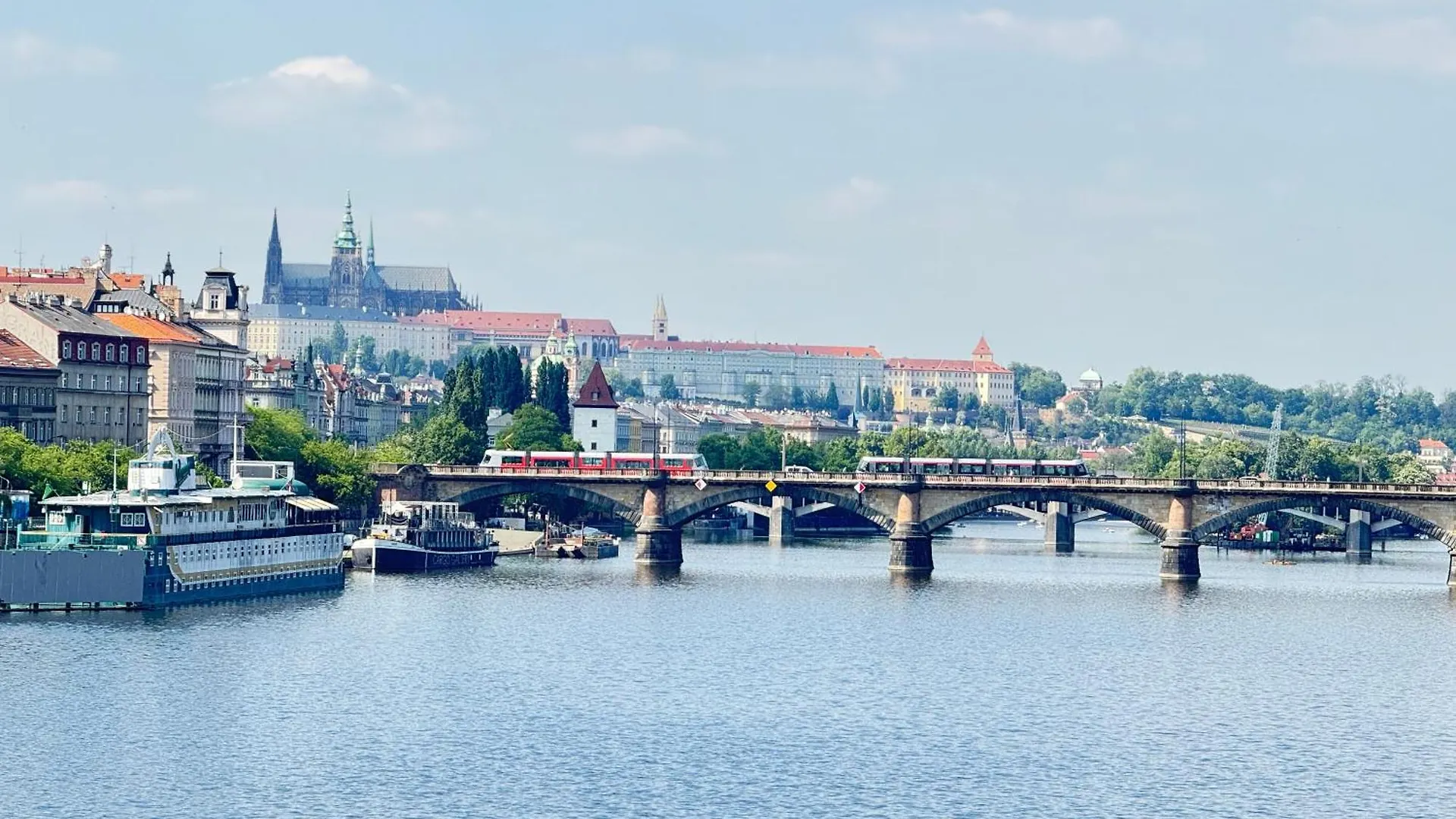 Free Parking - Cozy Apartment Near Vysehrad Railway Bridge Praga